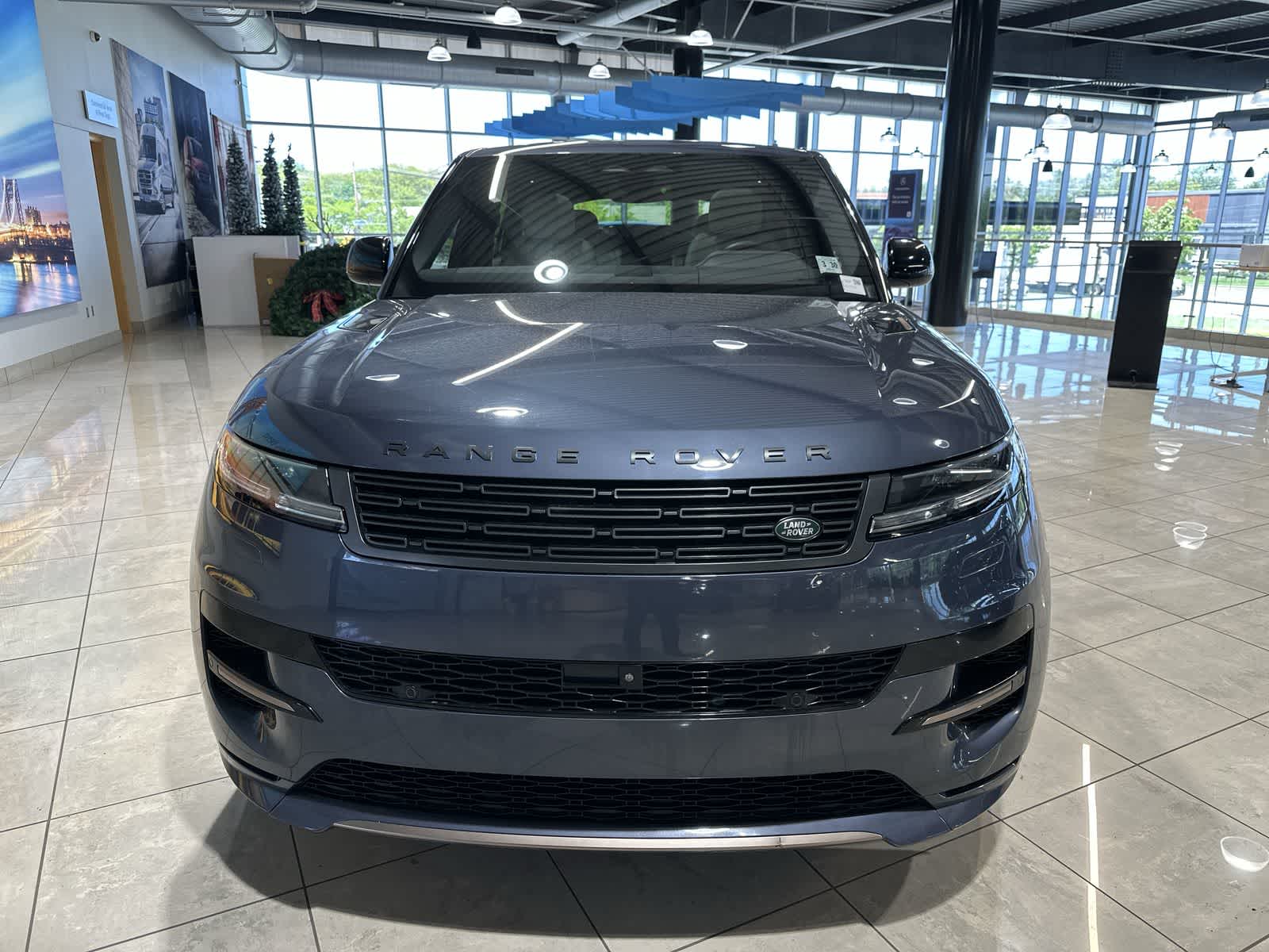 Thumbnail: 2025 Land Rover Range Rover Sport - 18