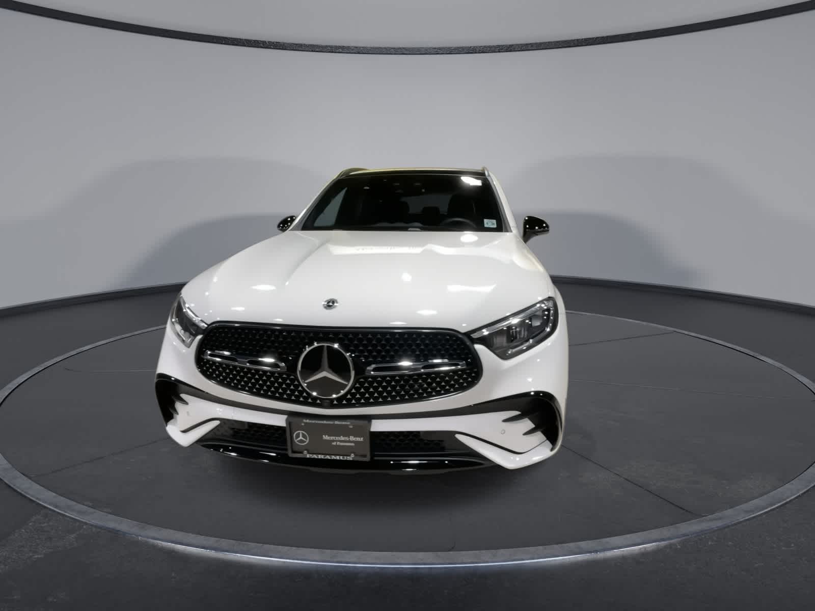 2025 Mercedes Benz GLC 300 4MATIC photo 4