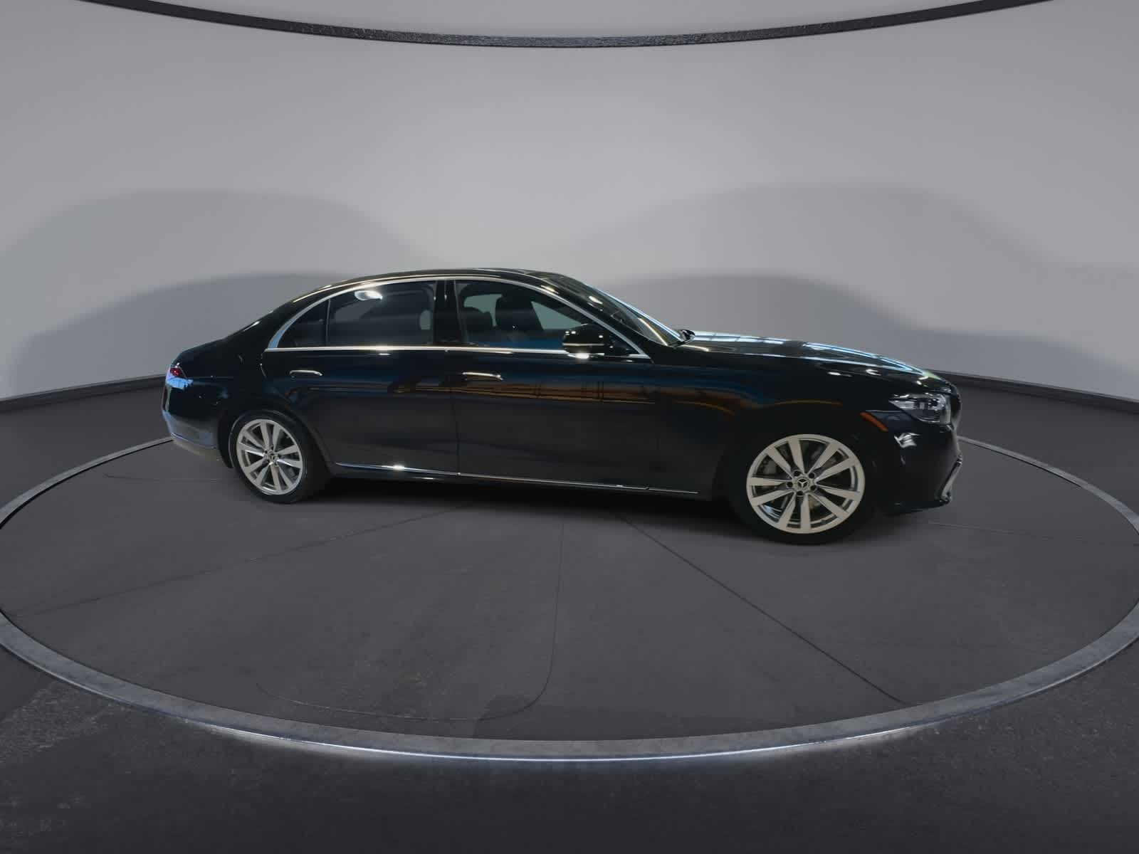 Thumbnail: 2023 Mercedes-Benz S-Class - 13
