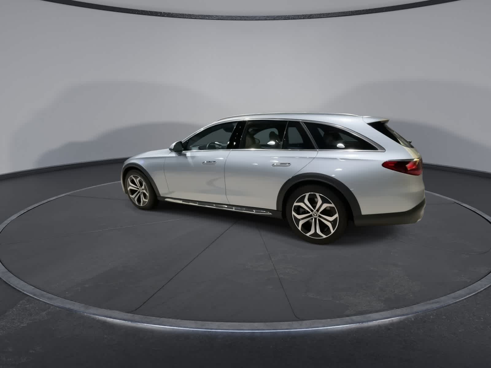 Thumbnail: 2025 Mercedes-Benz E-Class - 8