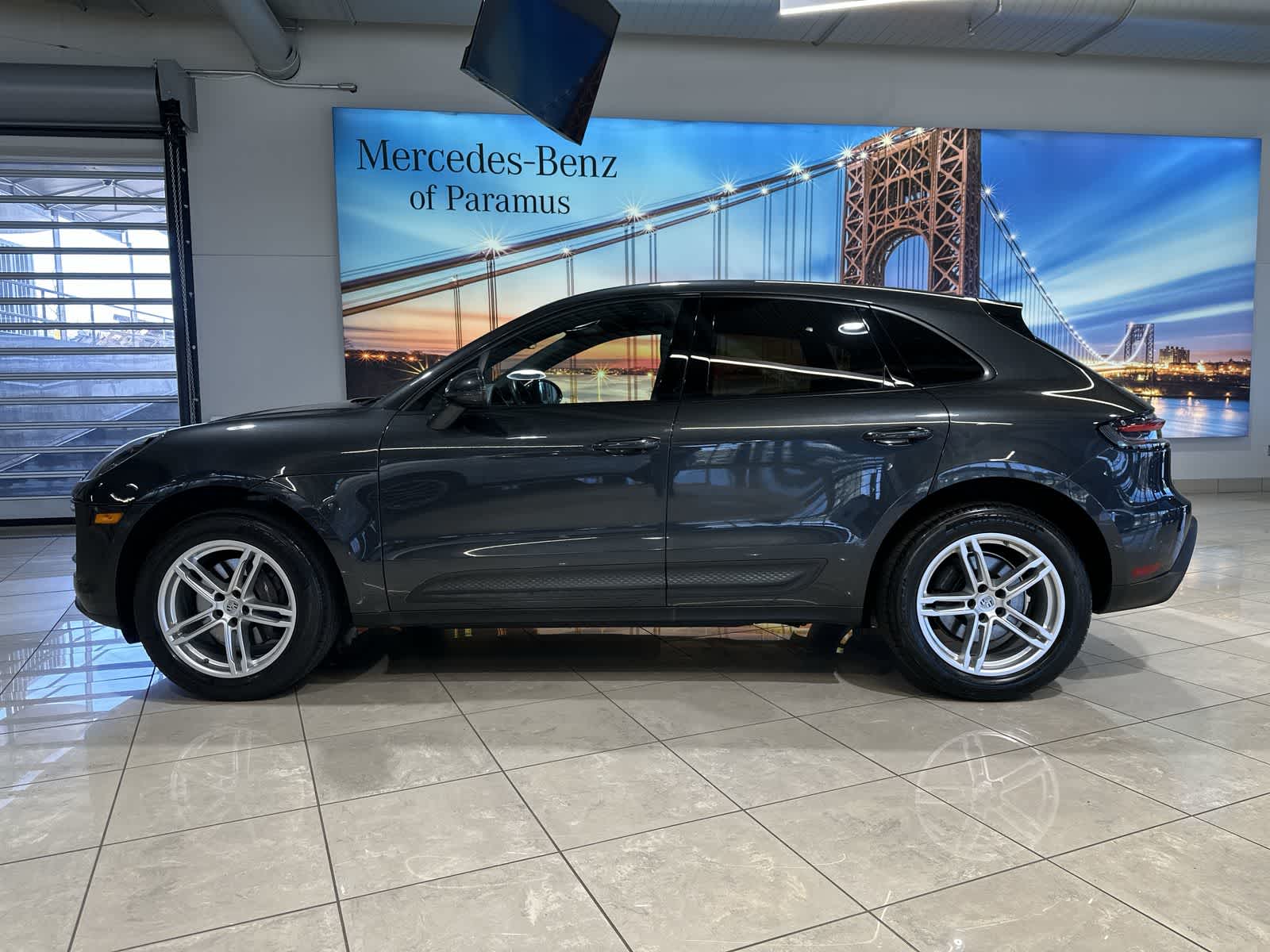 Thumbnail: 2023 Porsche Macan - 15