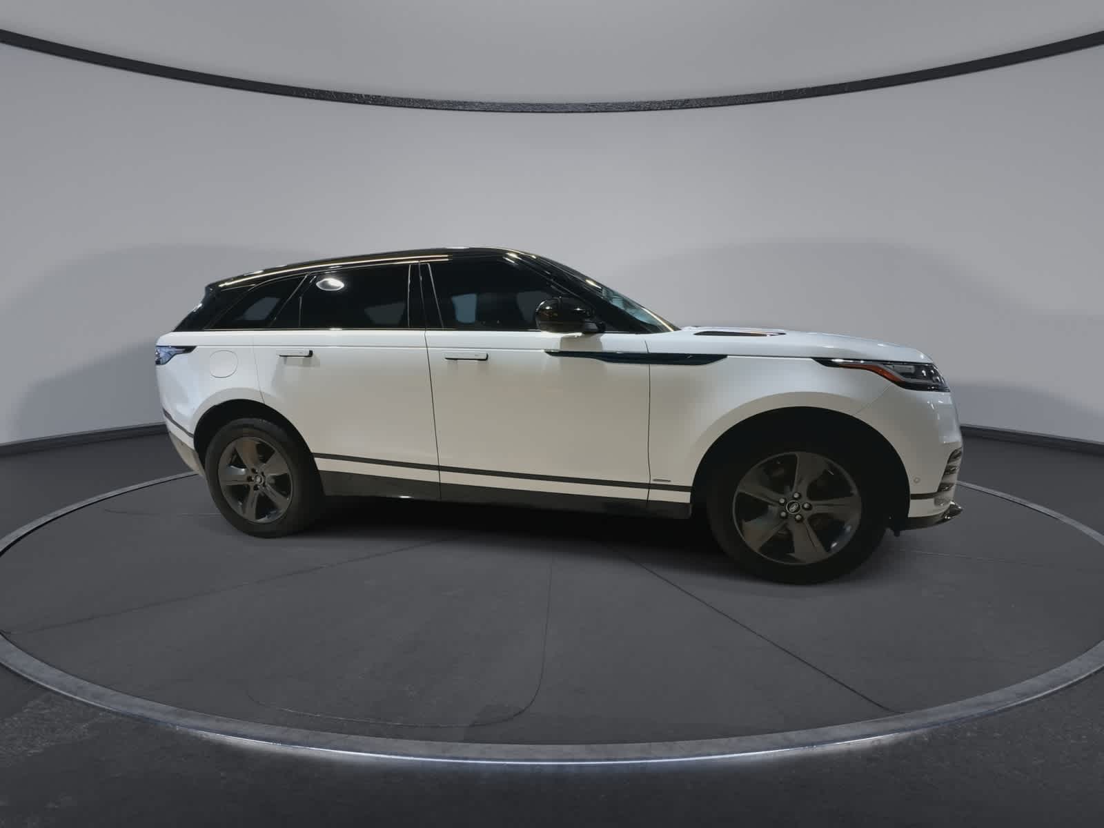 Thumbnail: 2021 Land Rover Range Rover Velar - 13