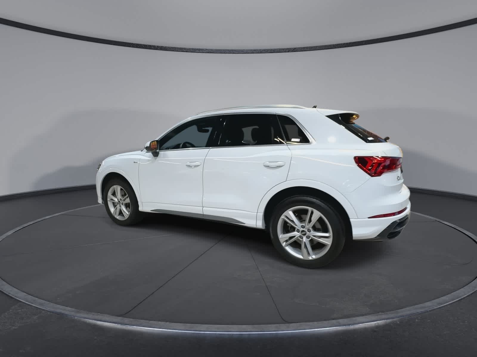 Thumbnail: 2022 Audi Q3 - 8