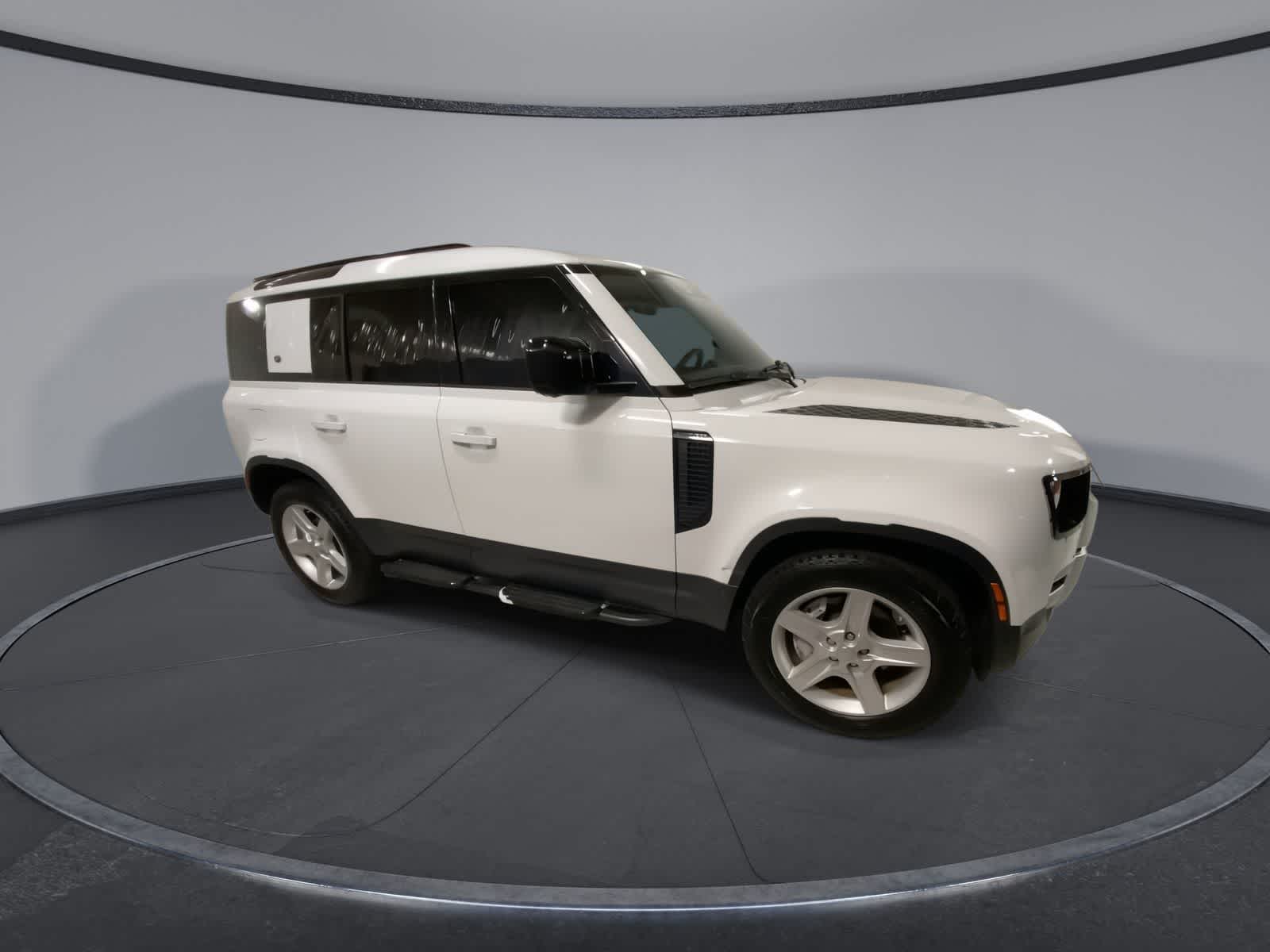 Thumbnail: 2020 Land Rover Defender - 3