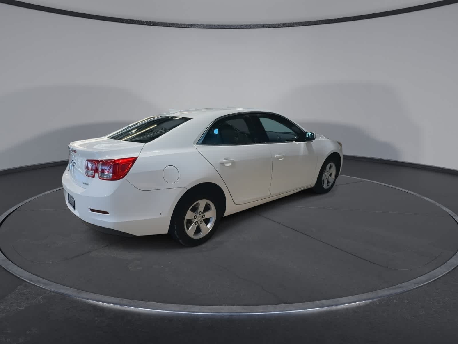 Thumbnail: 2016 Chevrolet Malibu - 11