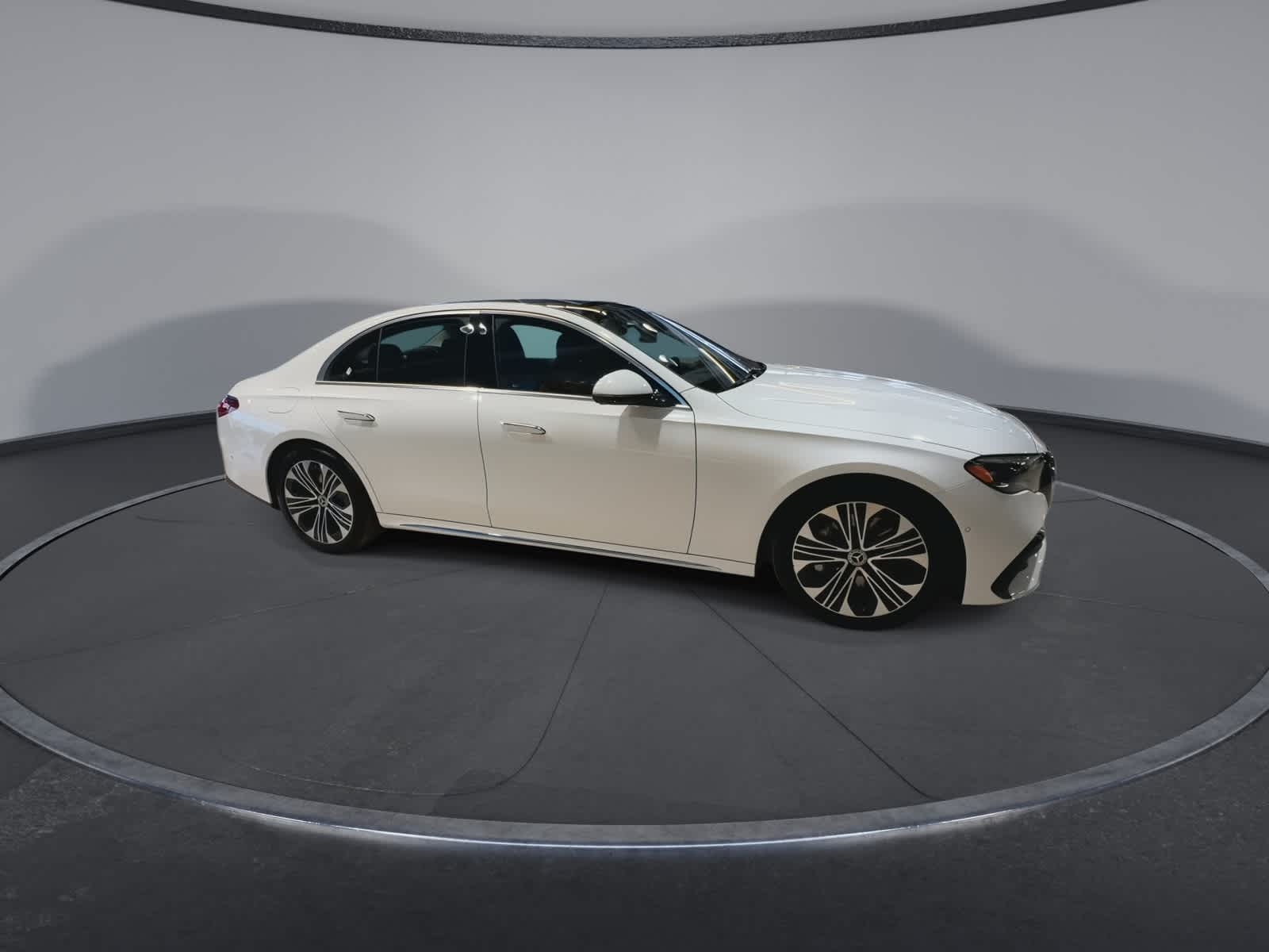 Thumbnail: 2025 Mercedes-Benz E-Class - 13