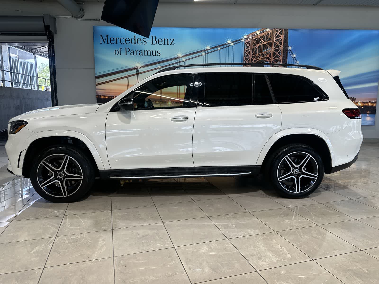Thumbnail: 2023 Mercedes-Benz GLS - 15