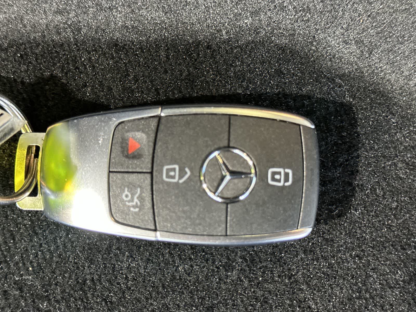 Thumbnail: 2022 Mercedes-Benz GLC - 32