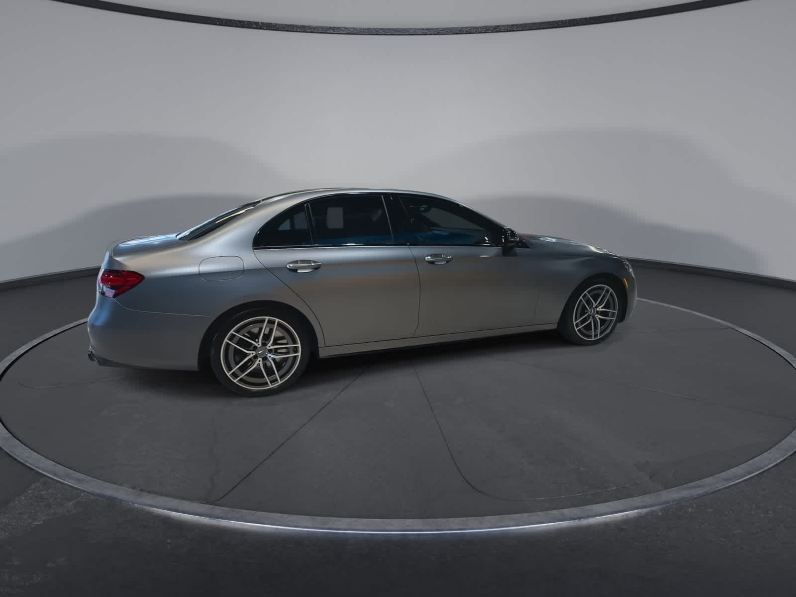 Thumbnail: 2022 Mercedes-Benz E-Class - 12
