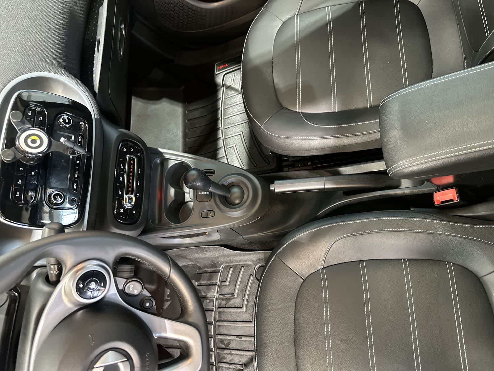 Thumbnail: 2018 smart fortwo - 26