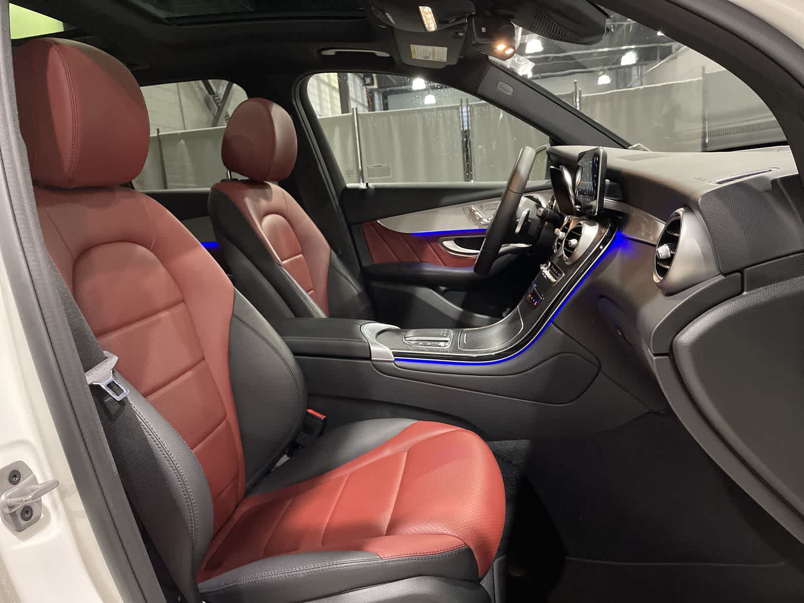 Thumbnail: 2022 Mercedes-Benz GLC - 26