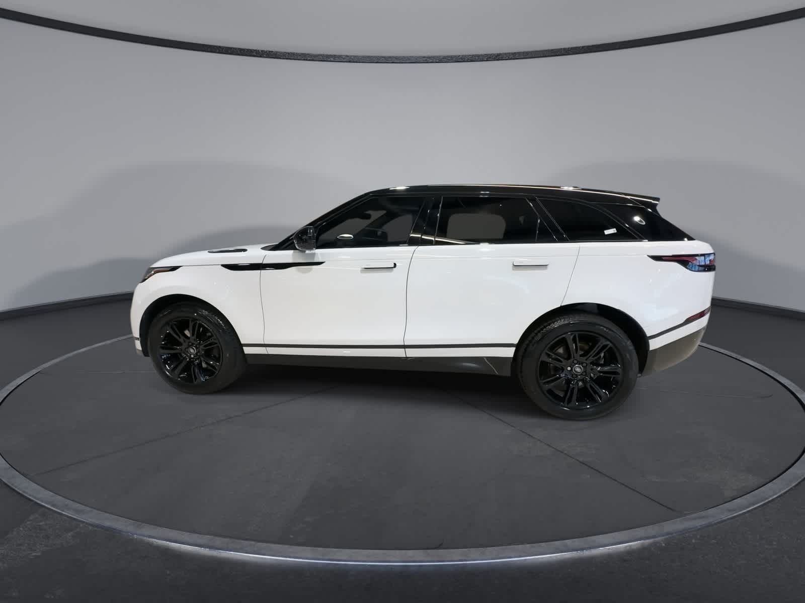 Thumbnail: 2023 Land Rover Range Rover Velar - 7