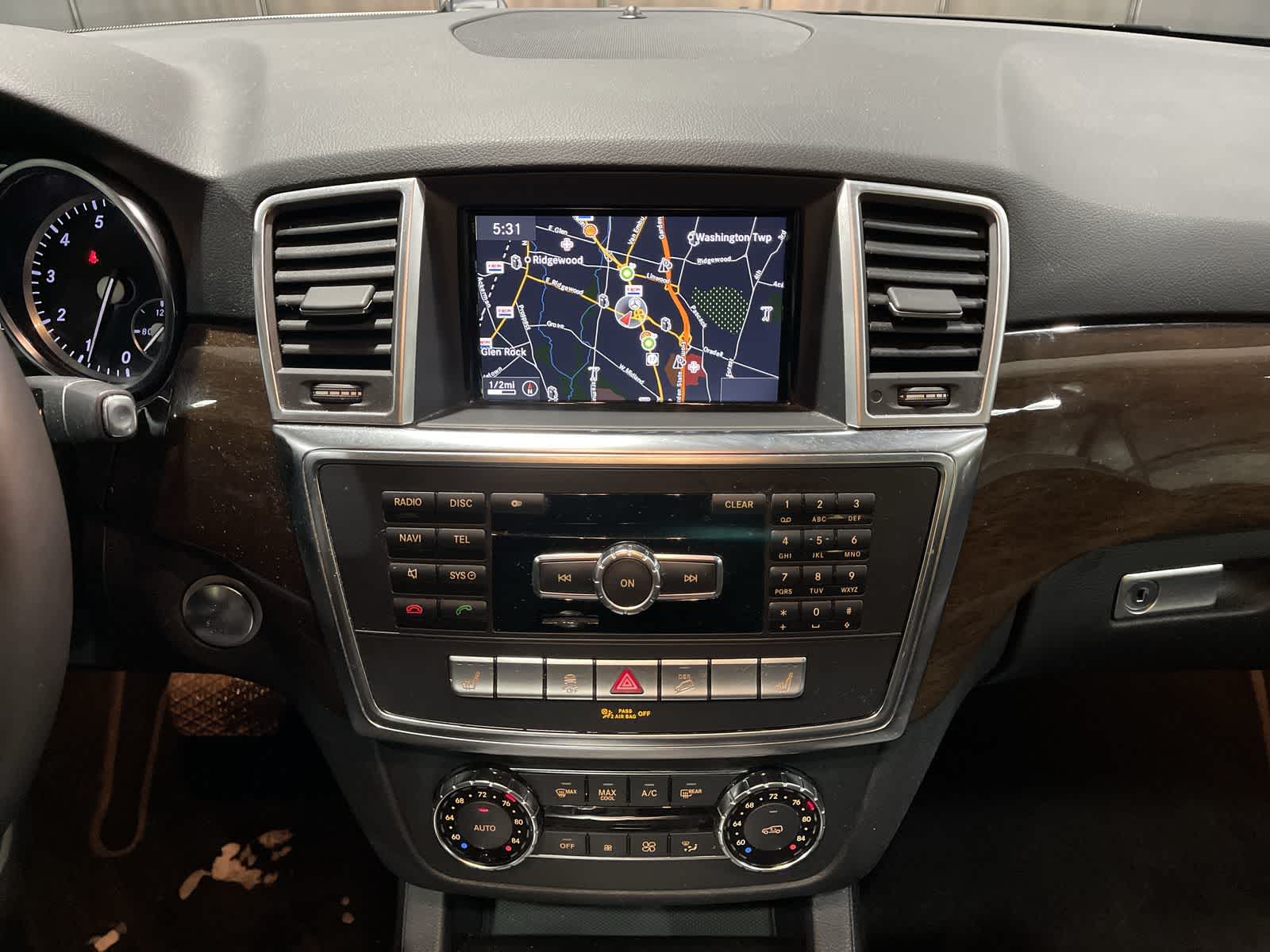 Thumbnail: 2013 Mercedes-Benz M-Class - 28