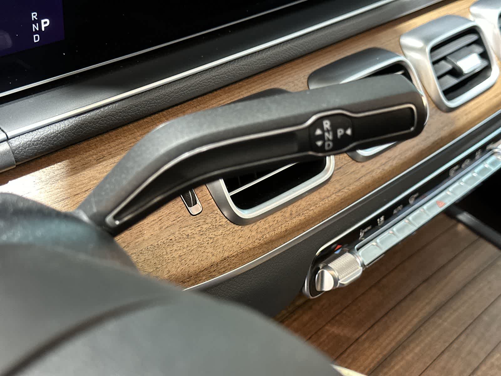 Thumbnail: 2025 Mercedes-Benz GLE - 29