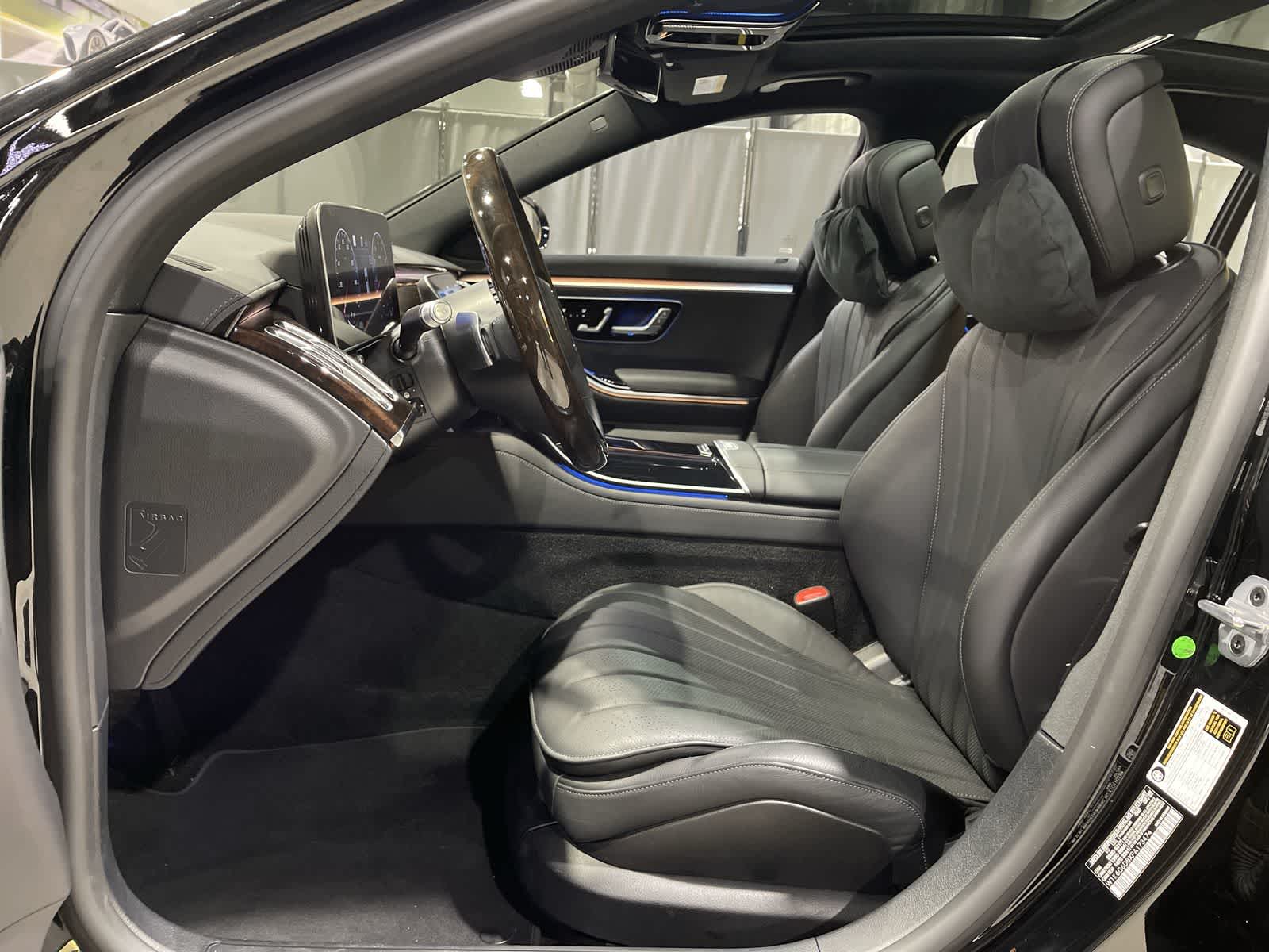 Thumbnail: 2023 Mercedes-Benz S-Class - 23