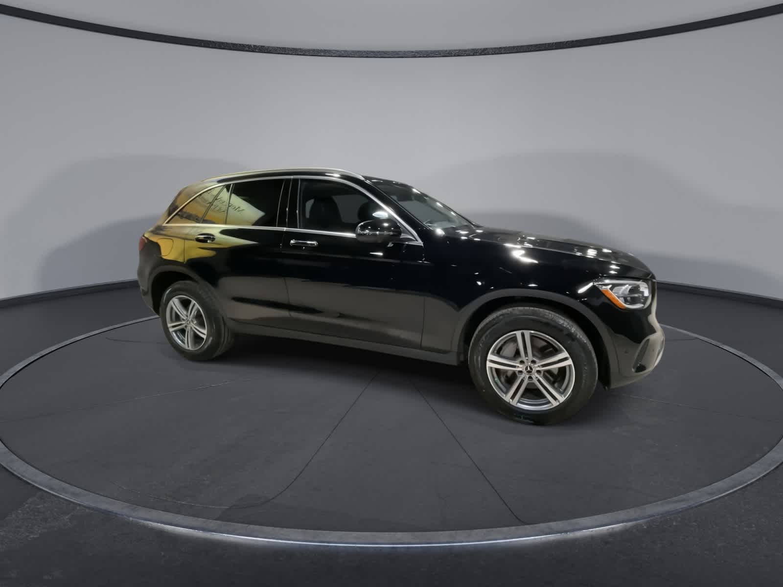 Thumbnail: 2022 Mercedes-Benz GLC - 2