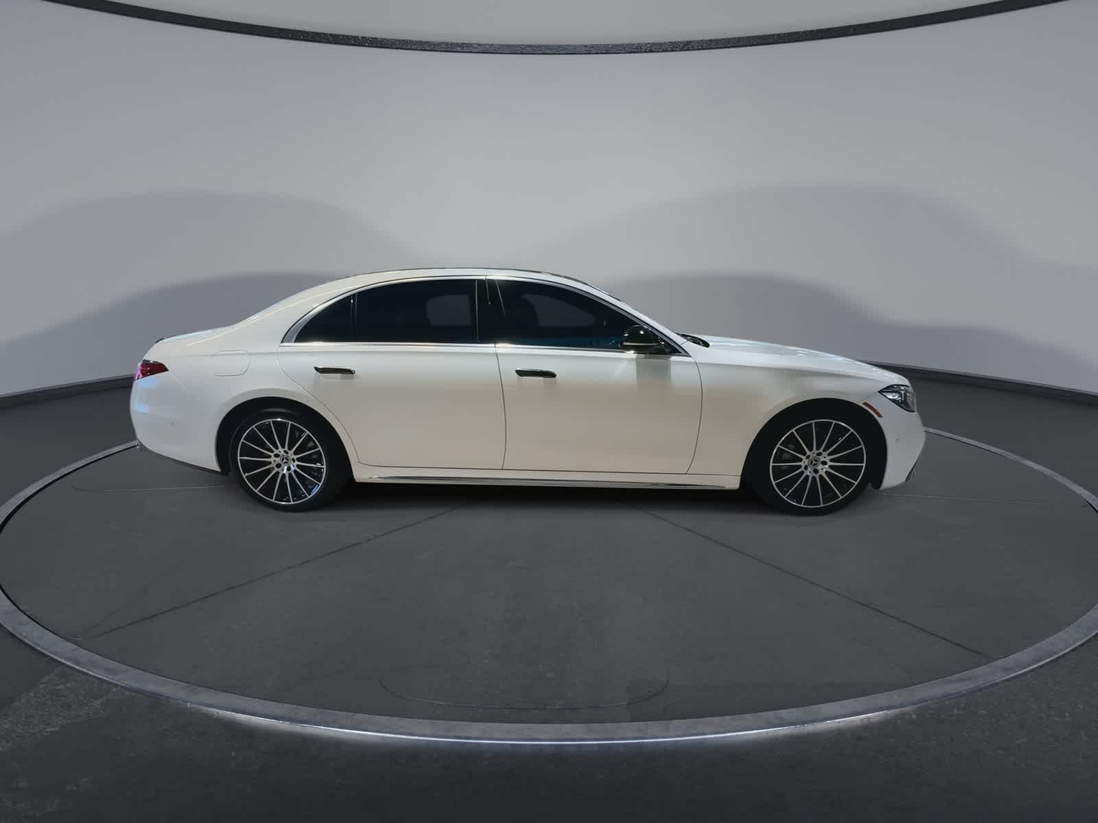 Thumbnail: 2023 Mercedes-Benz S-Class - 13