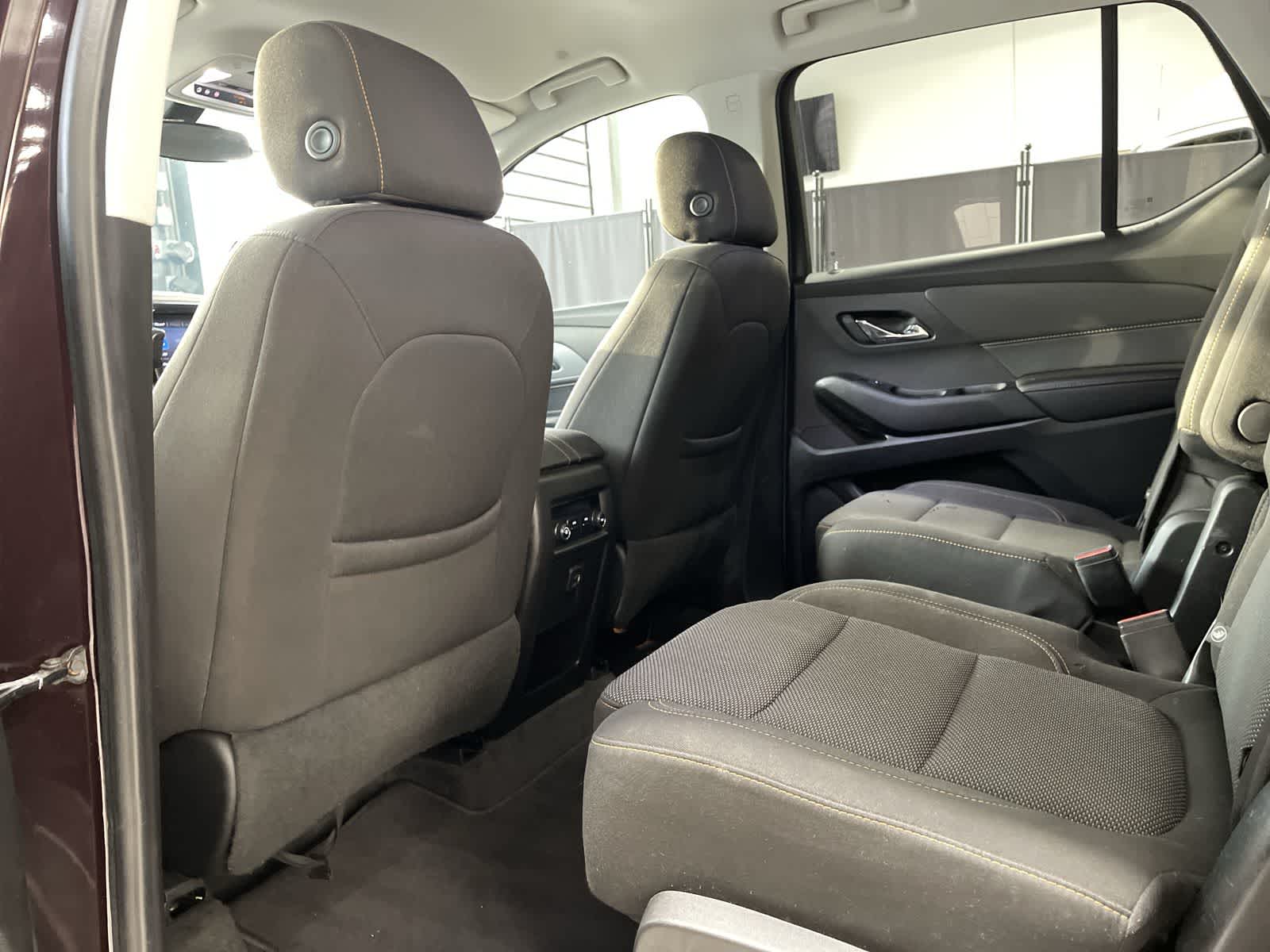 2020 Chevrolet Traverse LT 24