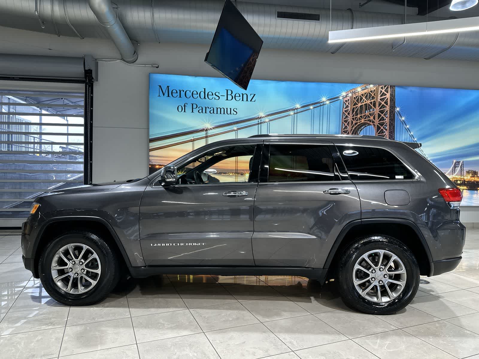 Thumbnail: 2015 Jeep Grand Cherokee - 15