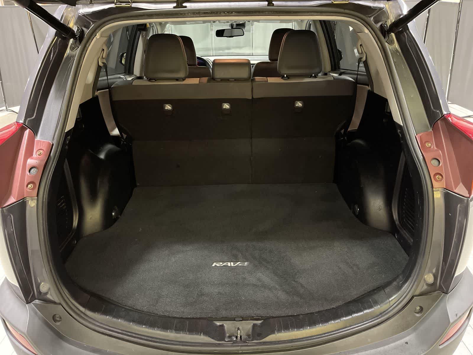 Thumbnail: 2015 Toyota RAV4 - 31