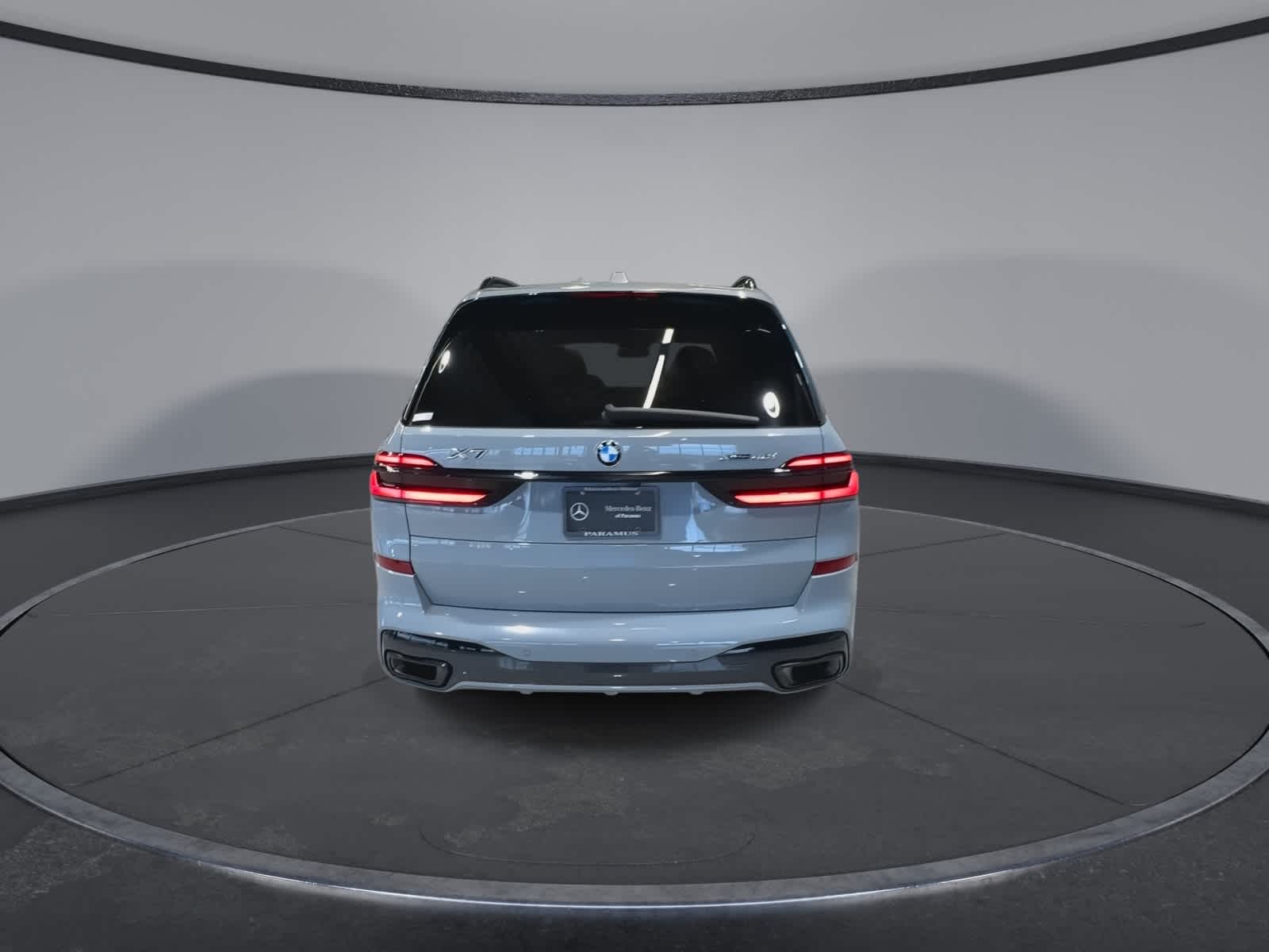 Thumbnail: 2025 BMW X7 - 10
