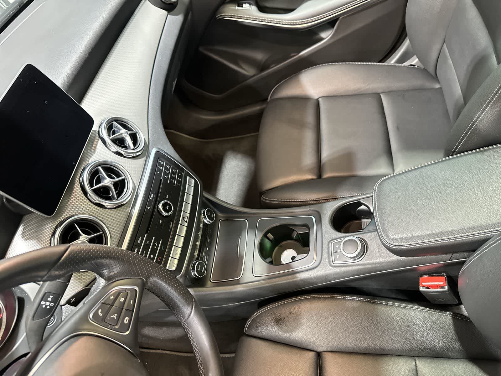 Thumbnail: 2020 Mercedes-Benz GLA - 28