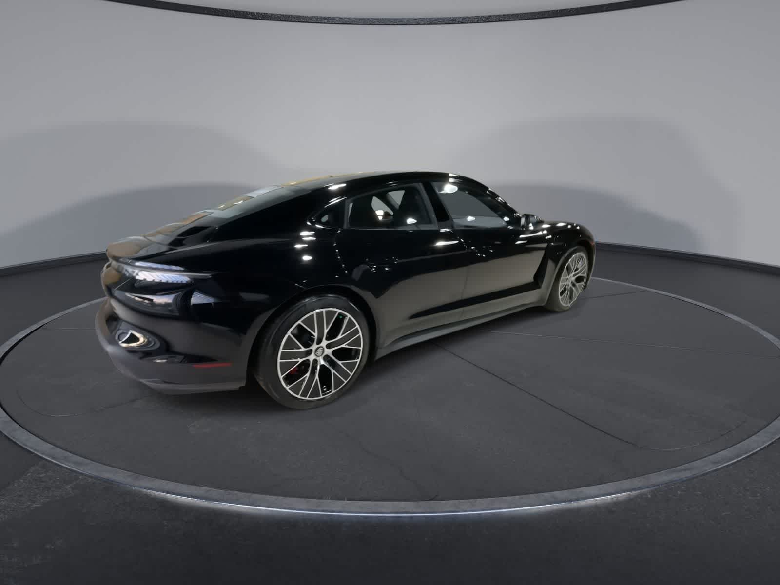 Thumbnail: 2021 Porsche Taycan - 12