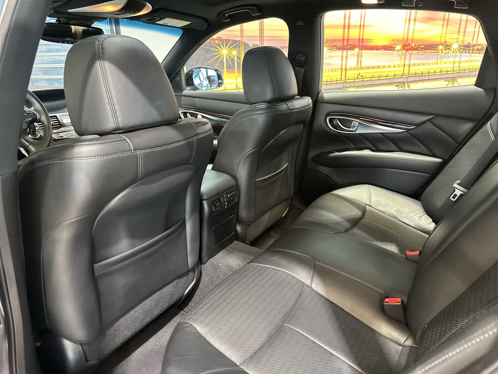 Thumbnail: 2017 INFINITI Q70 - 24