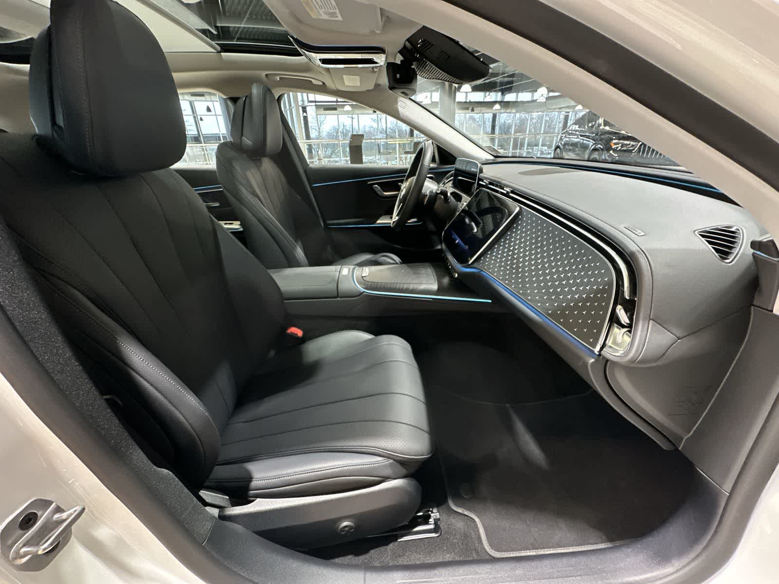 Thumbnail: 2025 Mercedes-Benz E-Class - 26