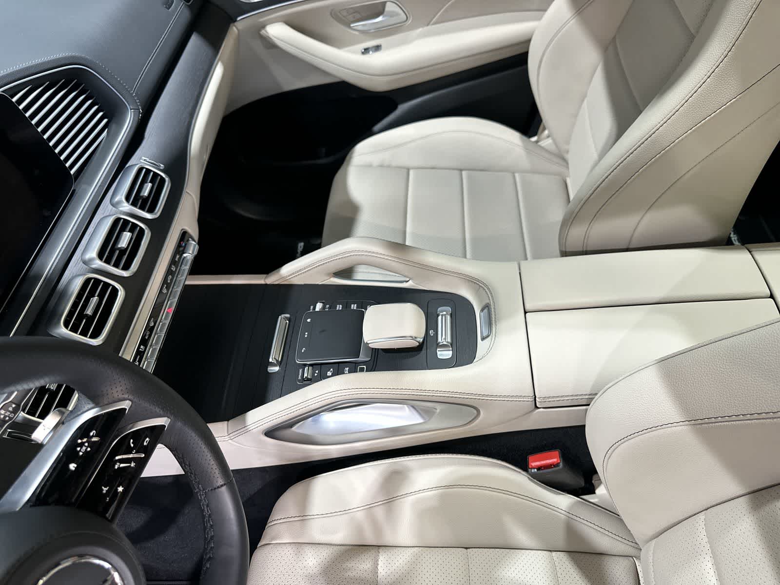 Thumbnail: 2025 Mercedes-Benz GLS - 28