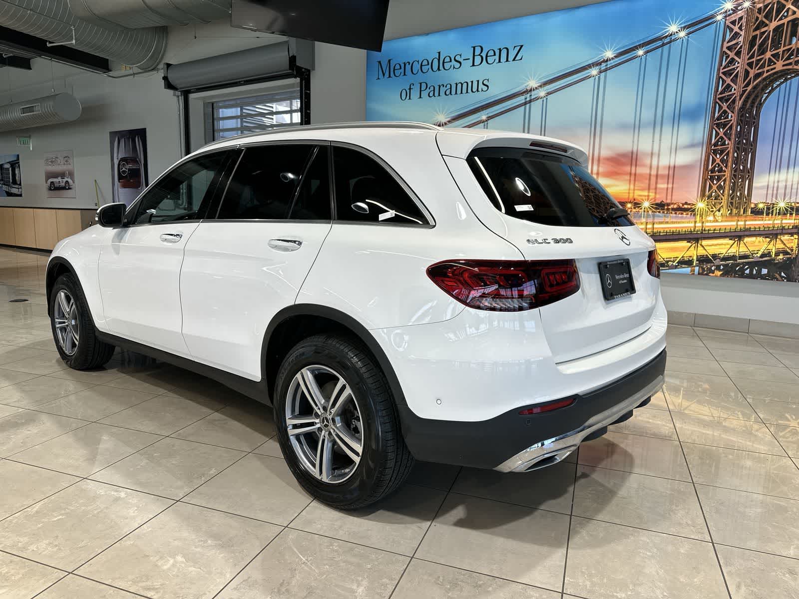 Thumbnail: 2022 Mercedes-Benz GLC - 16