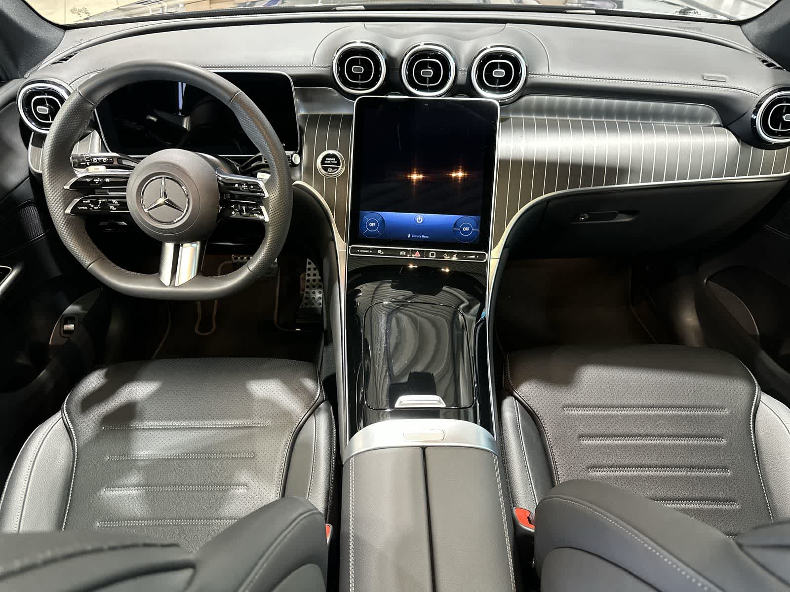 Thumbnail: 2026 Mercedes-Benz GLC - 22