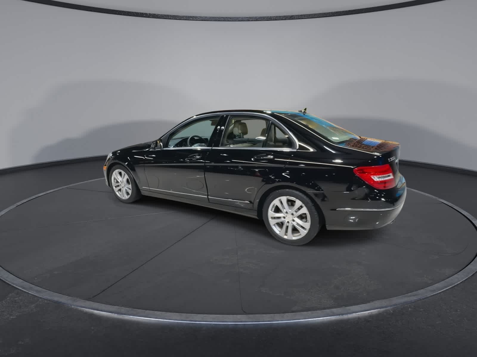 Thumbnail: 2014 Mercedes-Benz C-Class - 8