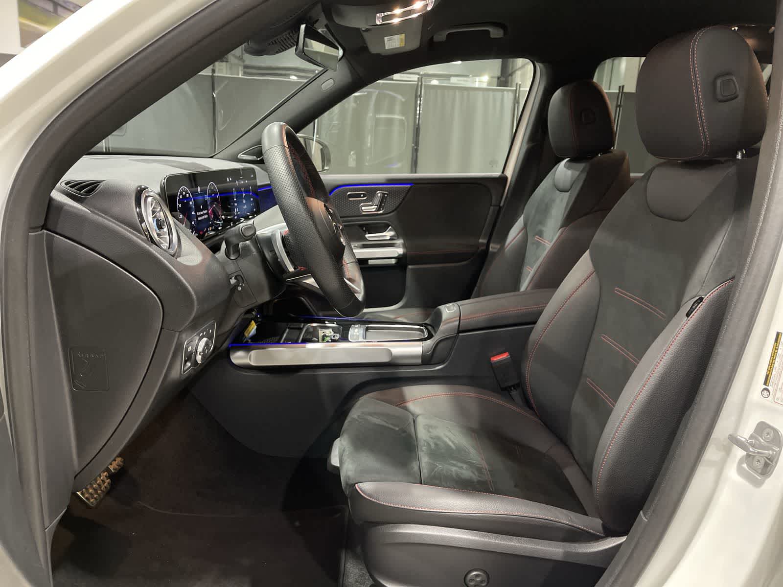 Thumbnail: 2025 Mercedes-Benz GLB - 23