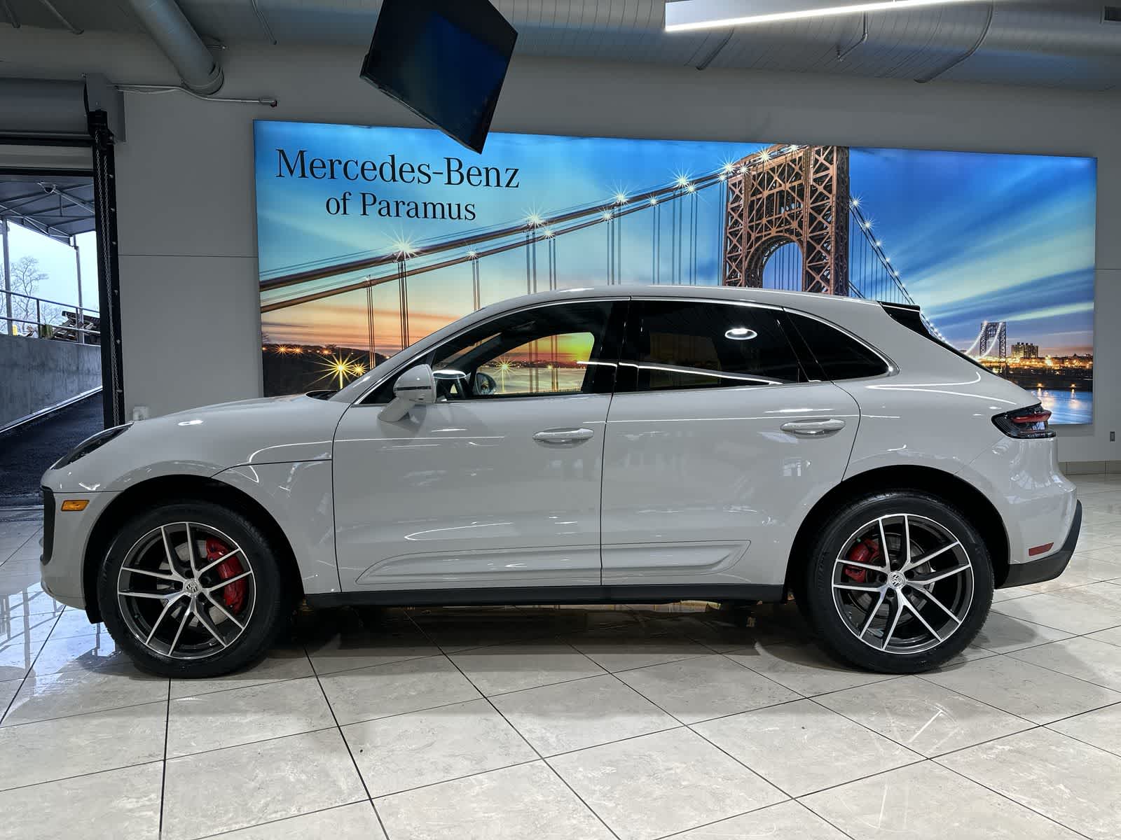 Thumbnail: 2025 Porsche Macan - 15