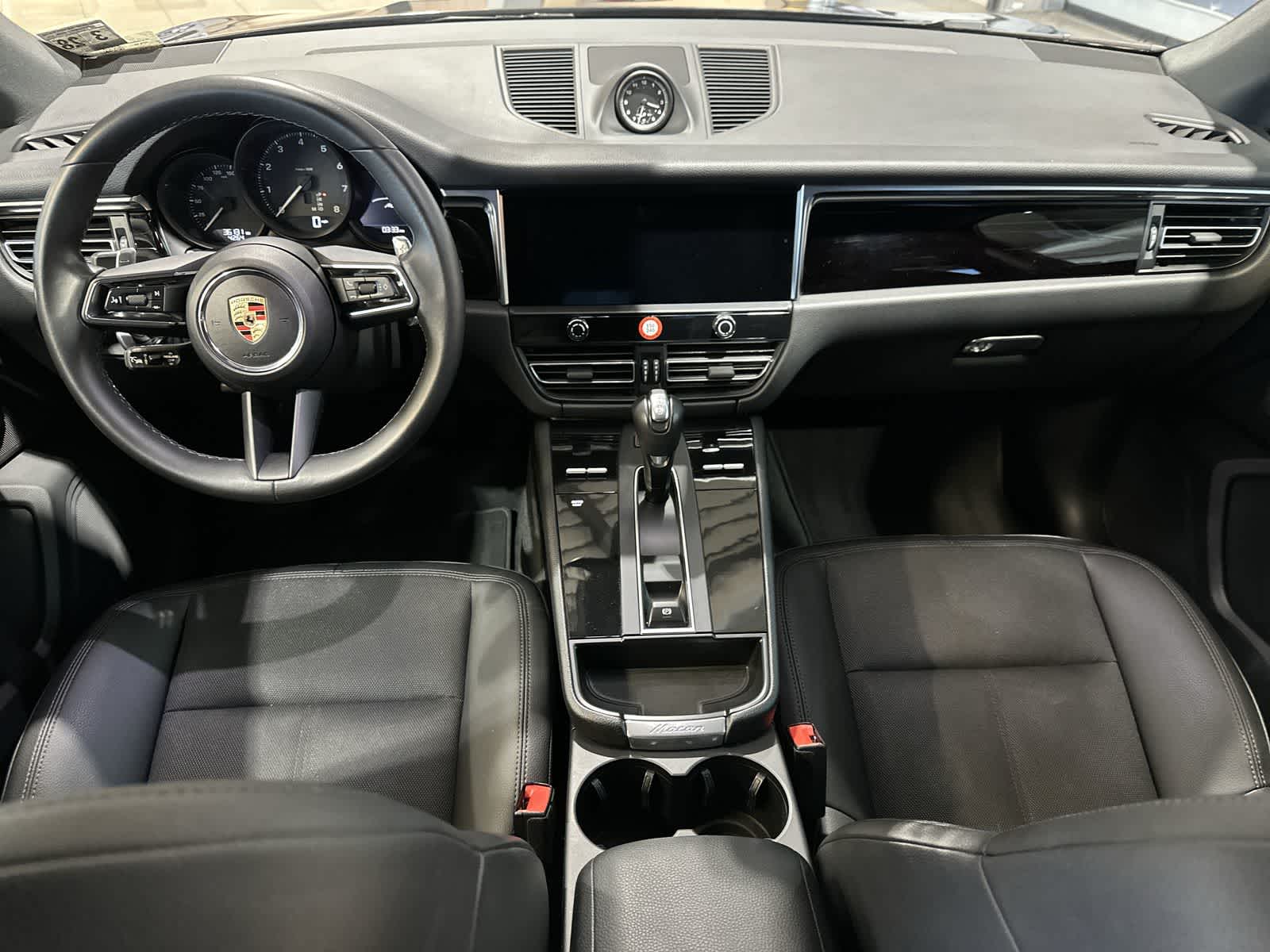 Thumbnail: 2023 Porsche Macan - 22