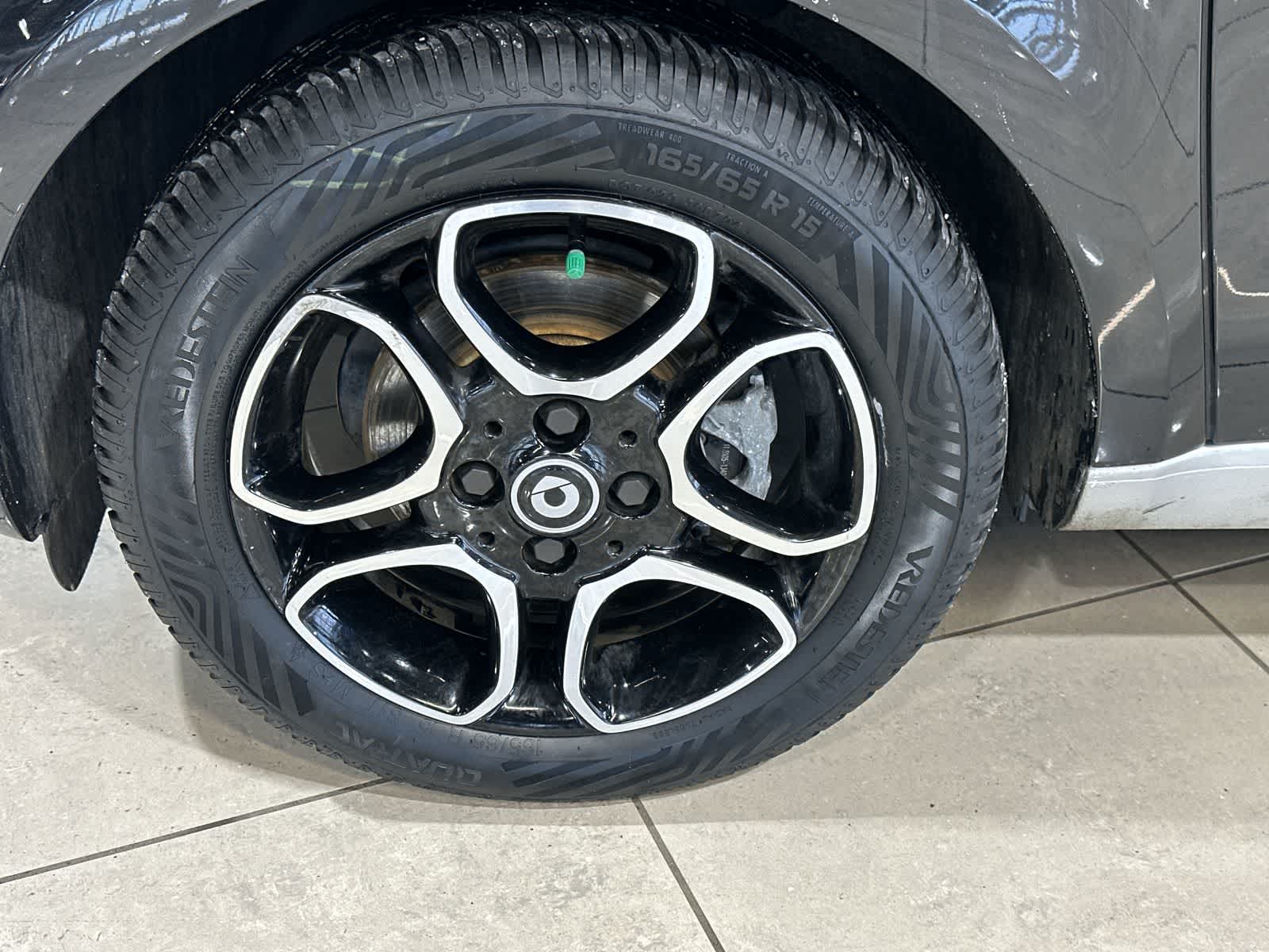 Thumbnail: 2018 smart fortwo - 20