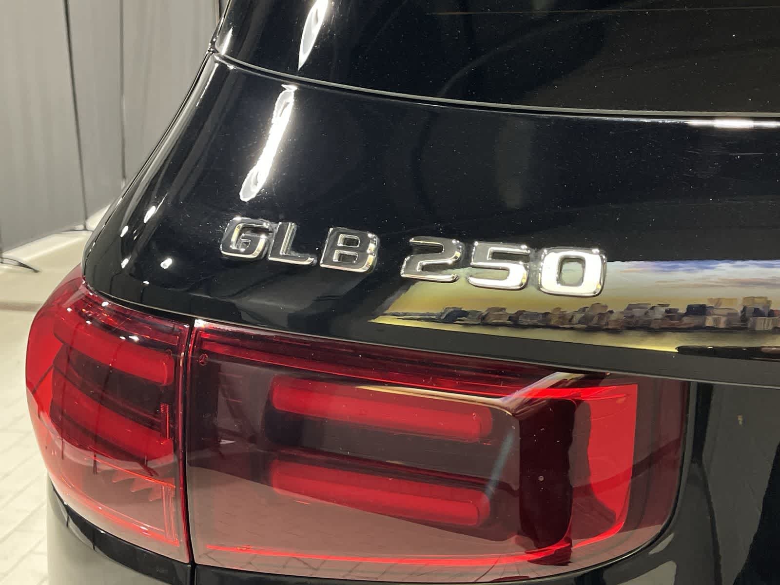 Thumbnail: 2025 Mercedes-Benz GLB - 19