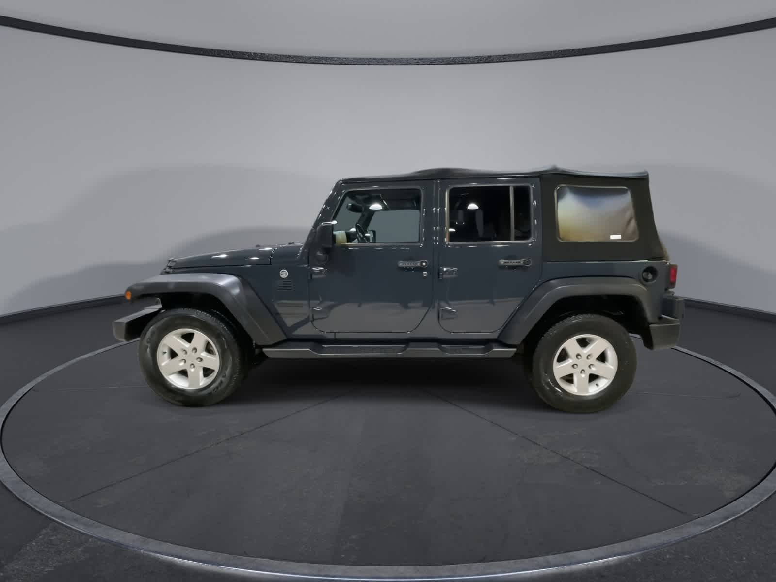 Thumbnail: 2016 Jeep Wrangler - 7