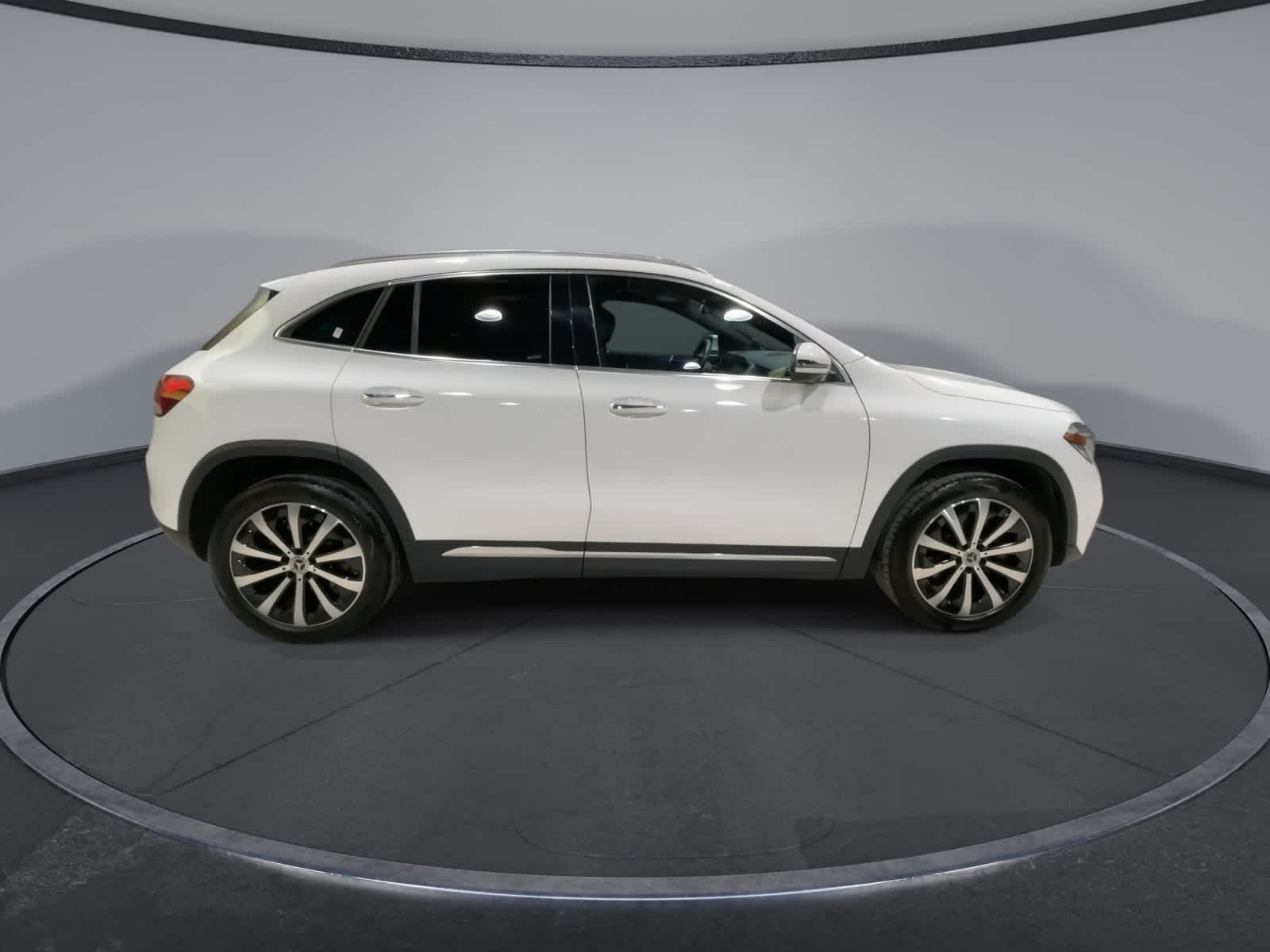 Thumbnail: 2023 Mercedes-Benz GLA - 13