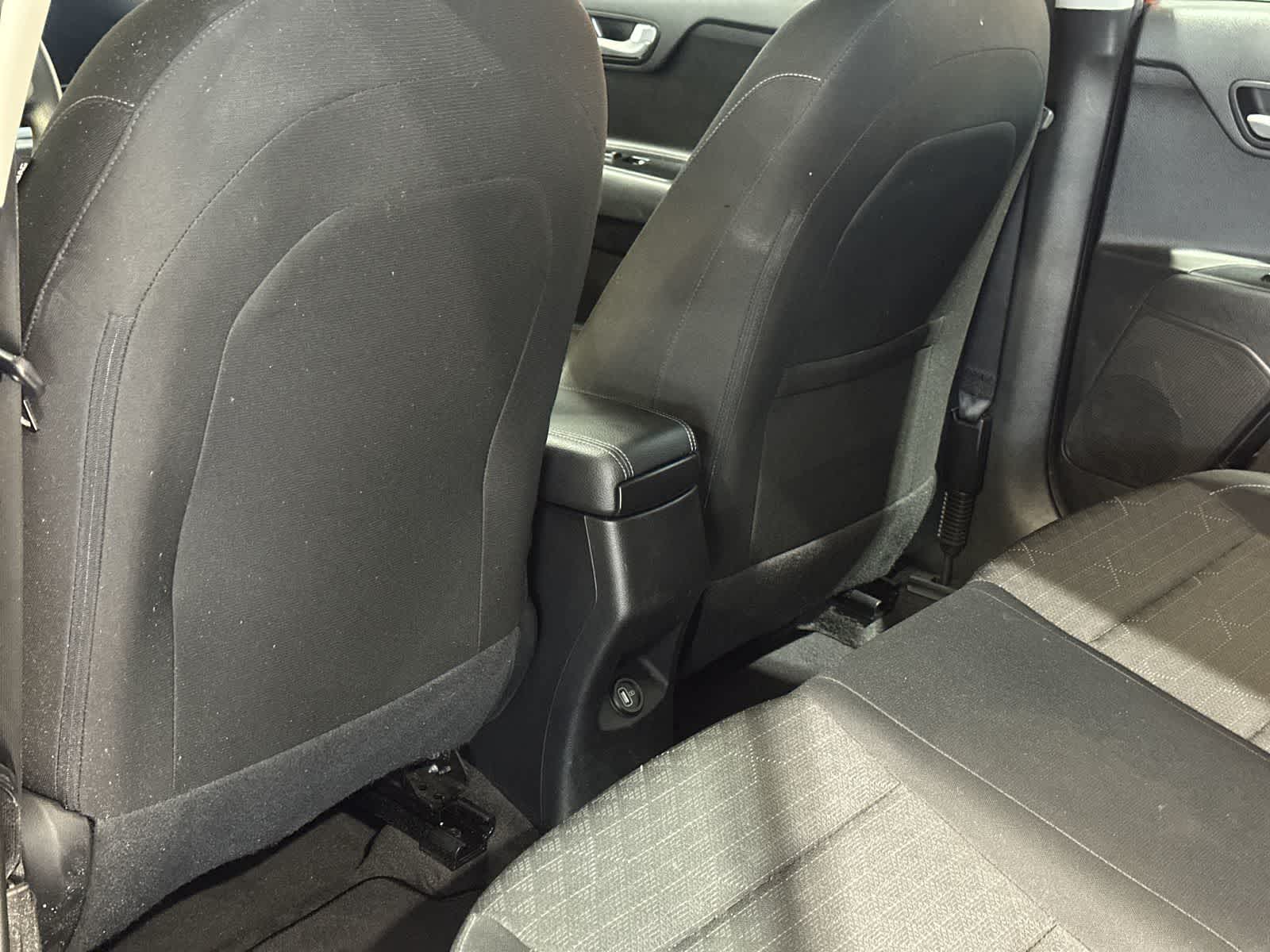 Thumbnail: 2022 Kia Rio - 24