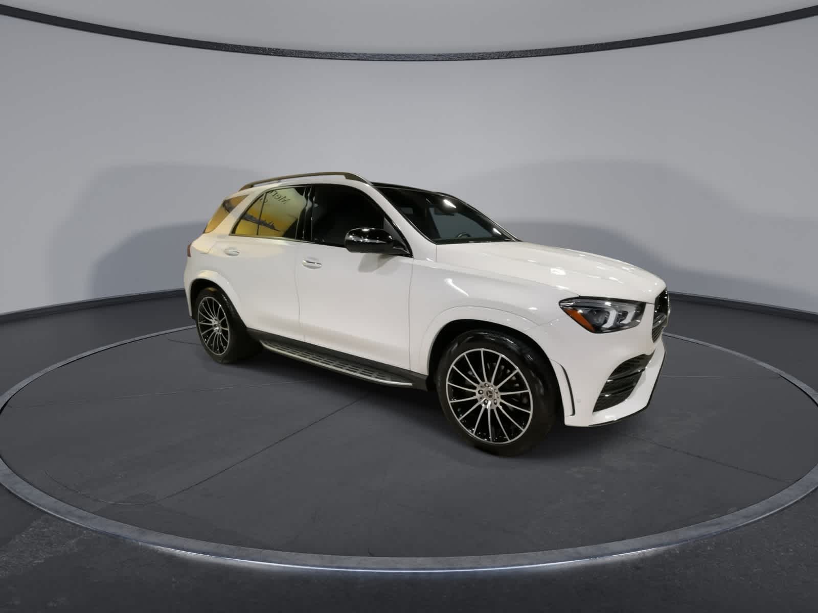 Thumbnail: 2023 Mercedes-Benz GLE - 2