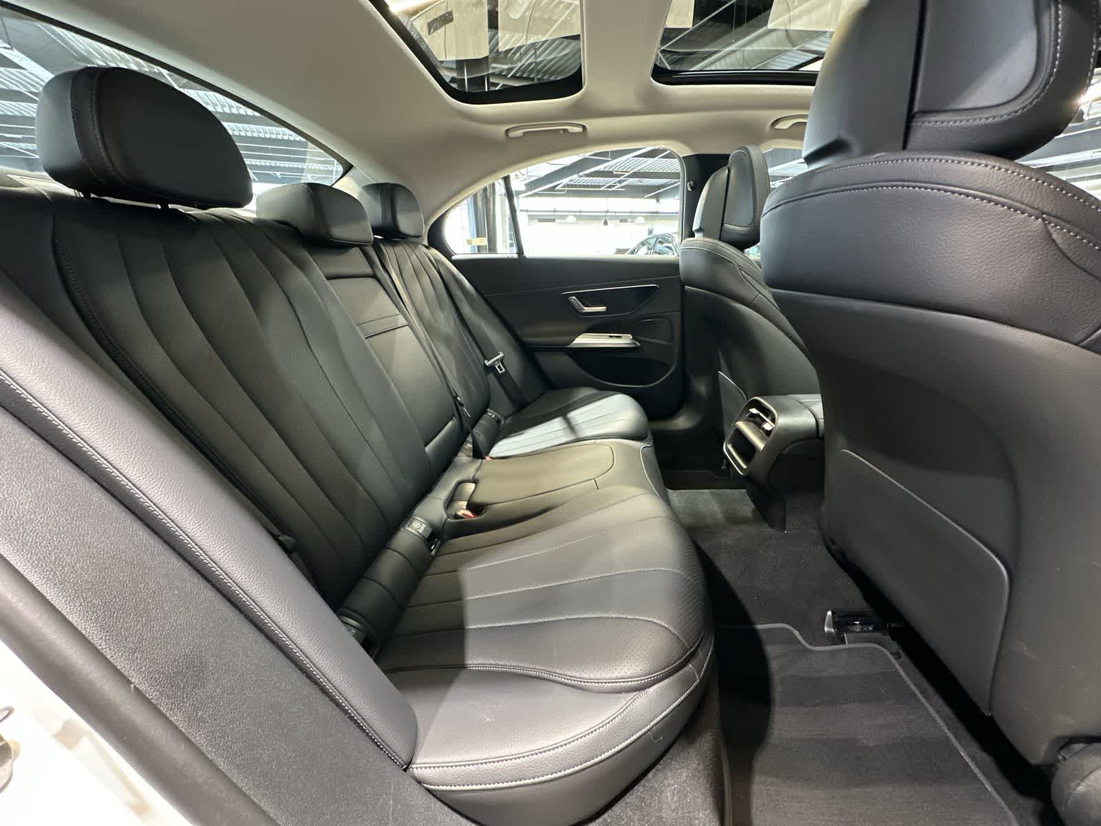 Thumbnail: 2025 Mercedes-Benz E-Class - 25