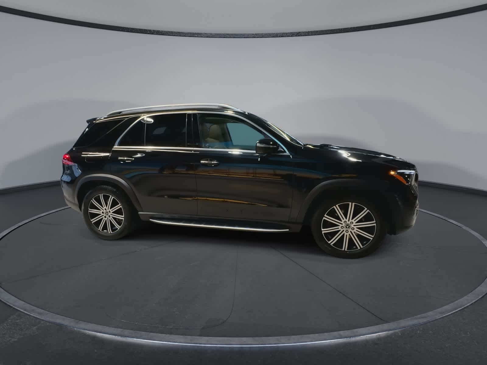 Thumbnail: 2026 Mercedes-Benz GLE - 13