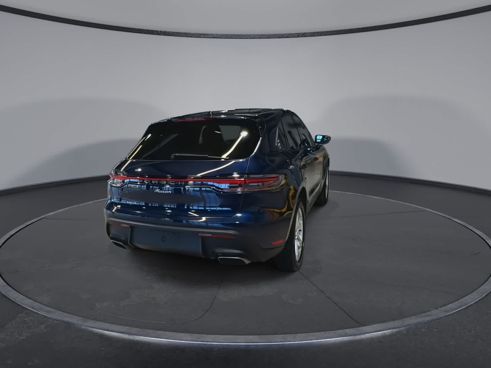 Thumbnail: 2022 Porsche Macan - 10