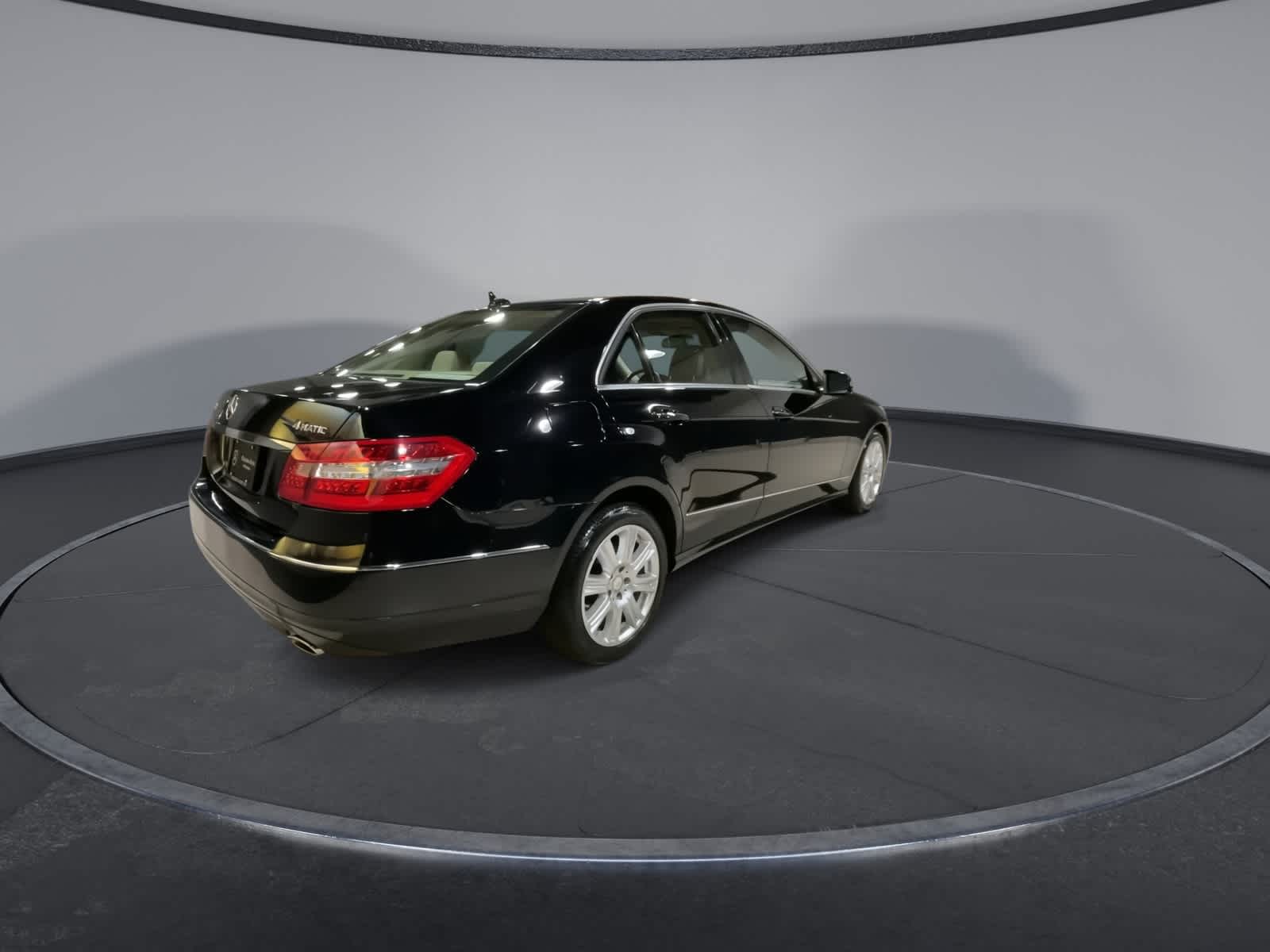 Thumbnail: 2013 Mercedes-Benz E-Class - 12