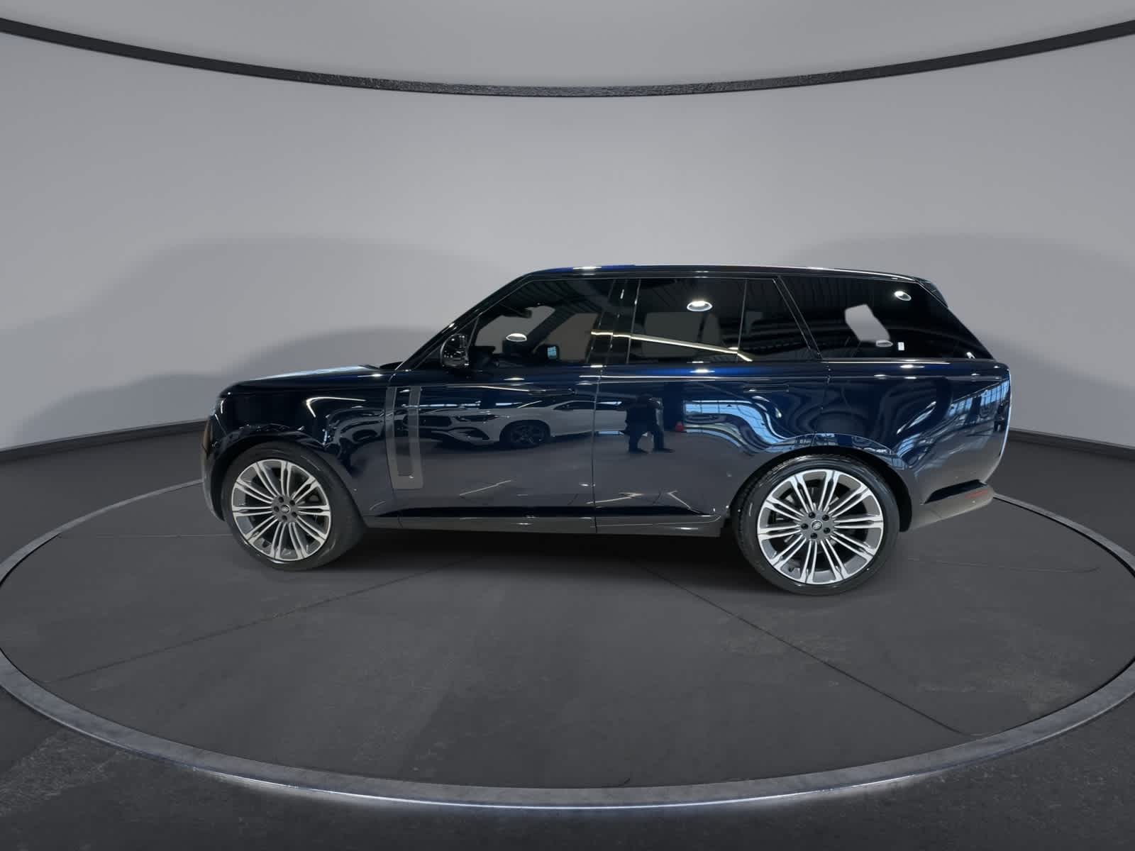 Thumbnail: 2024 Land Rover Range Rover - 6