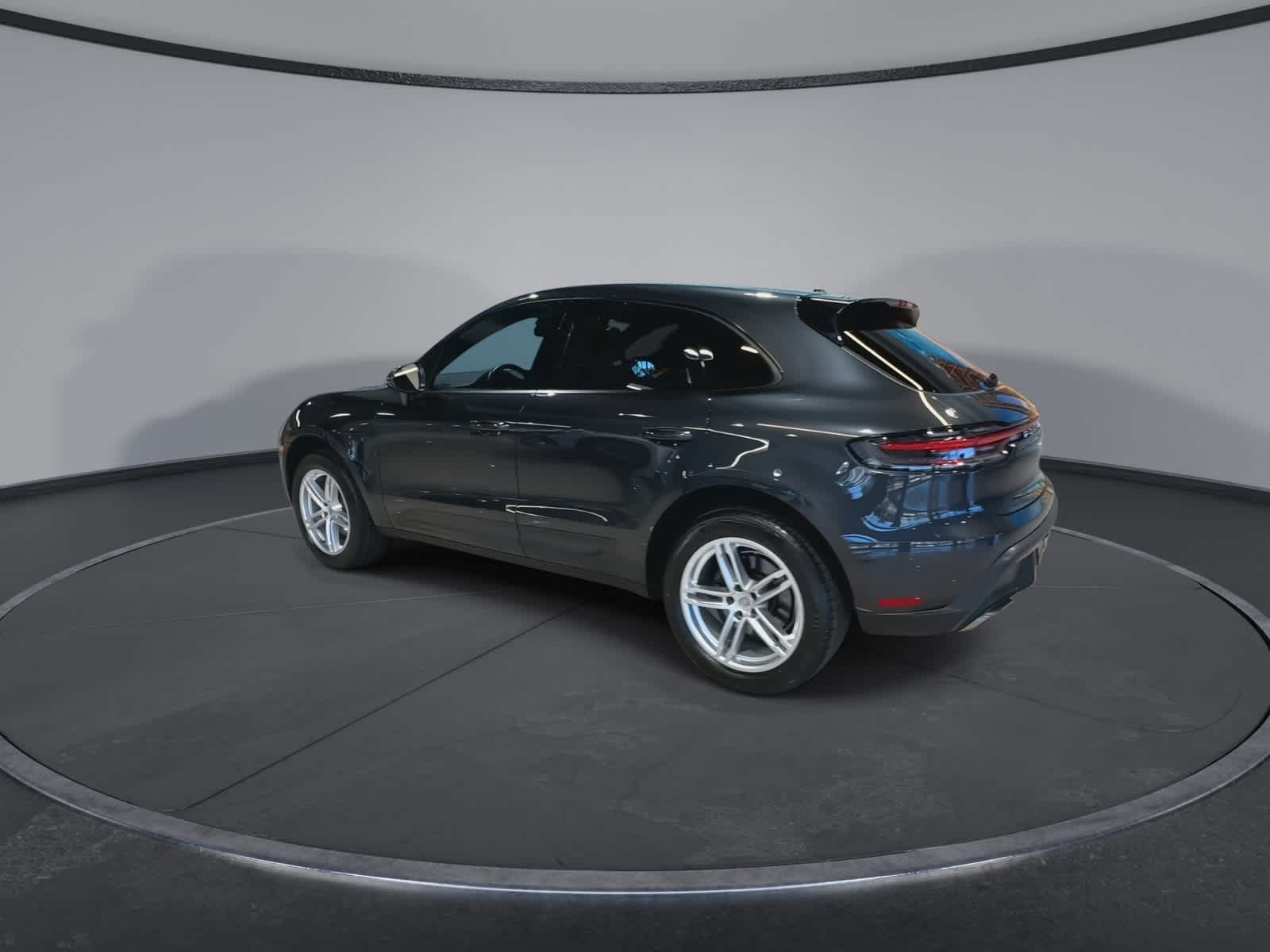 Thumbnail: 2023 Porsche Macan - 8