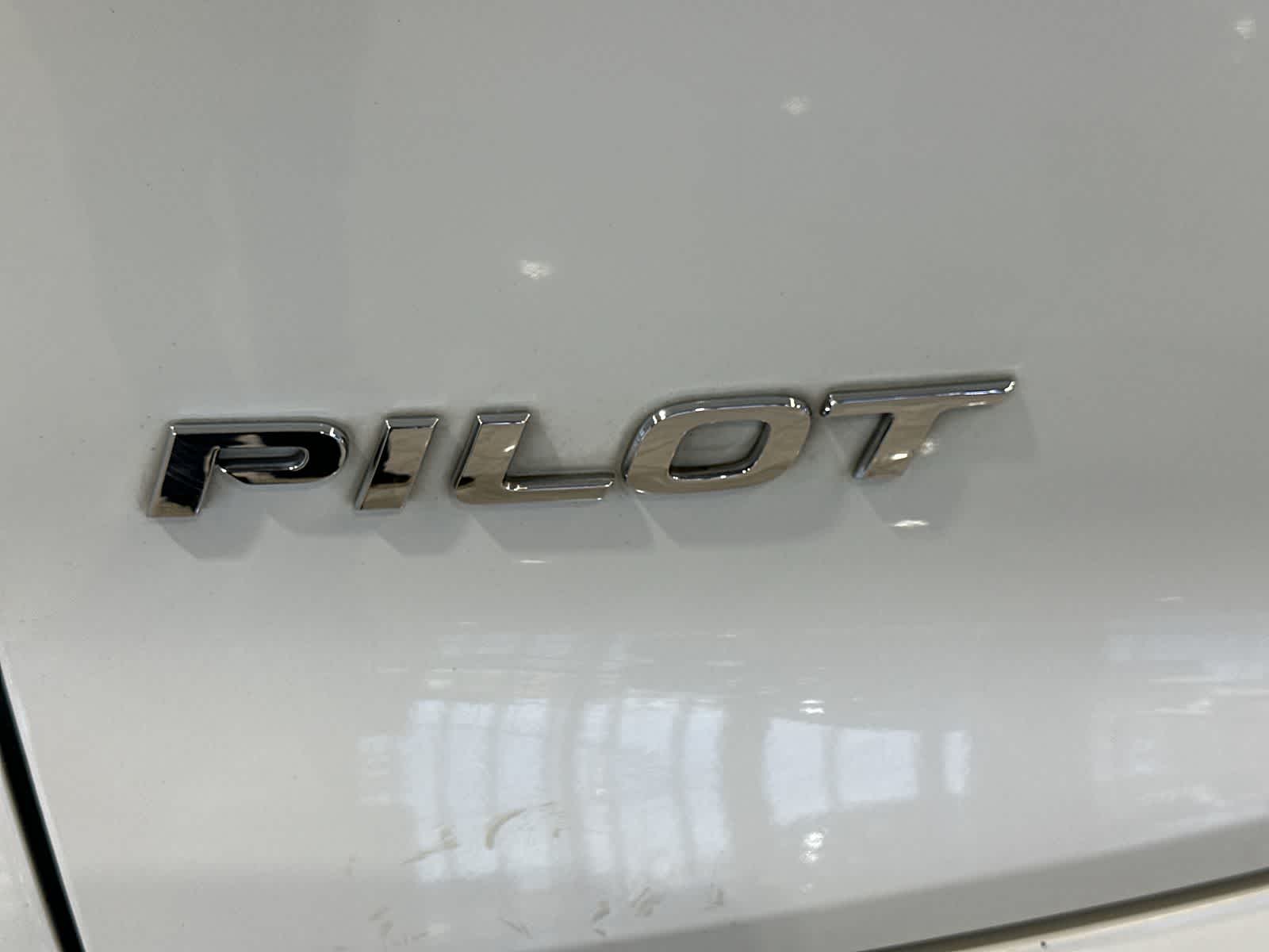 Thumbnail: 2017 Honda Pilot - 19