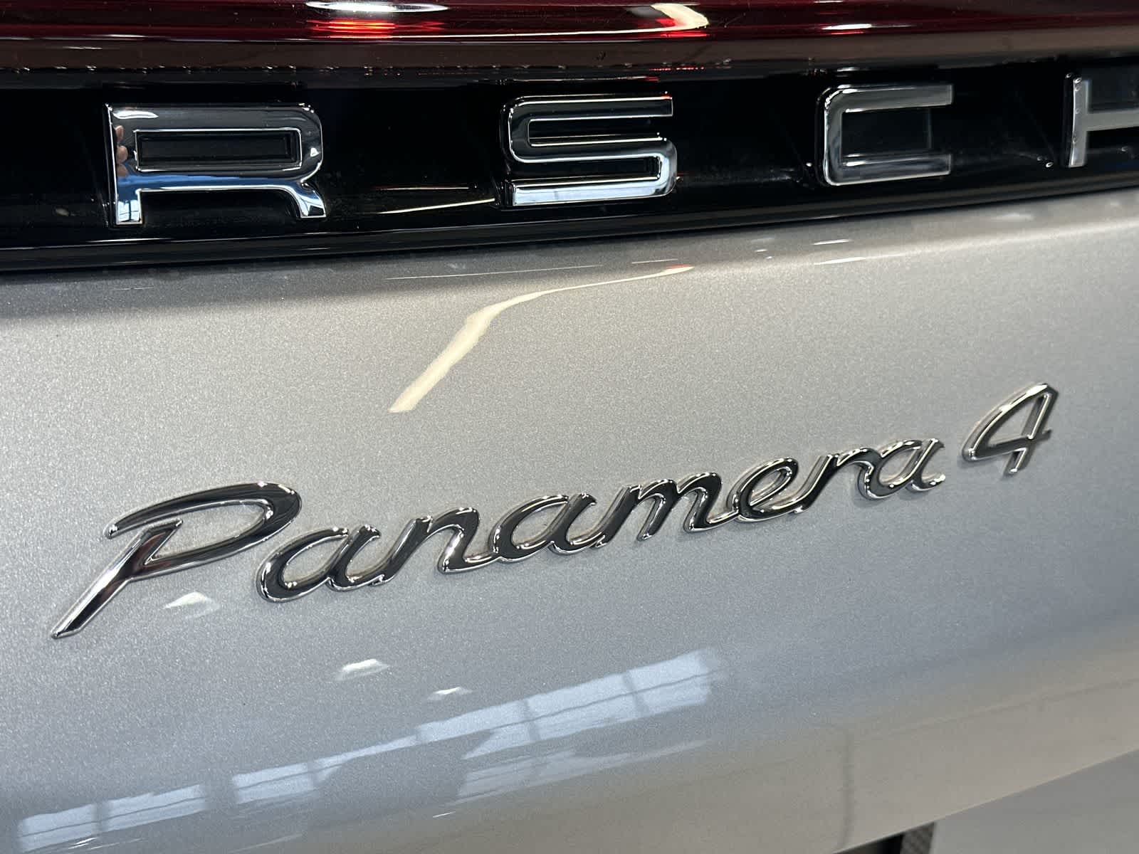 Thumbnail: 2023 Porsche Panamera - 19